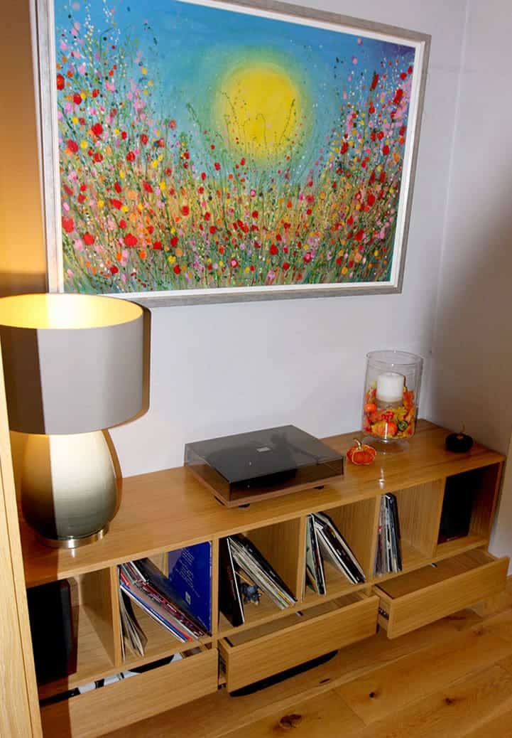 Custom-made stereo centre
