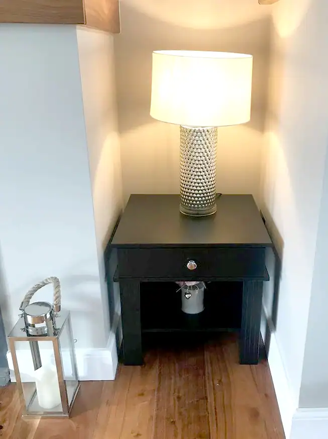 End Table with Lamp