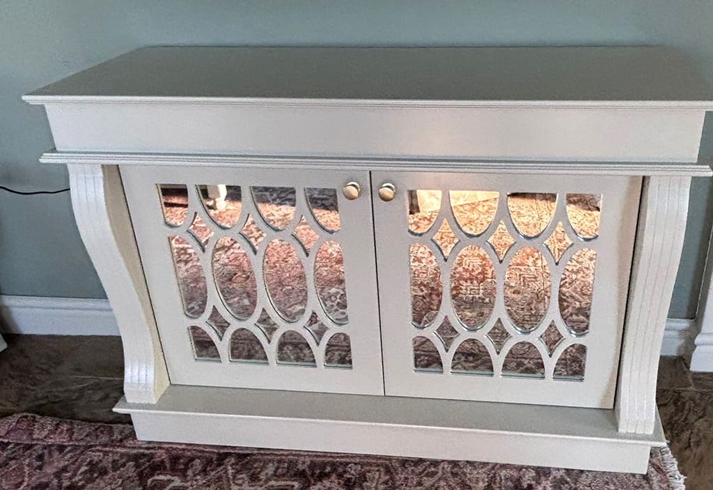 Side Board with morrored doors