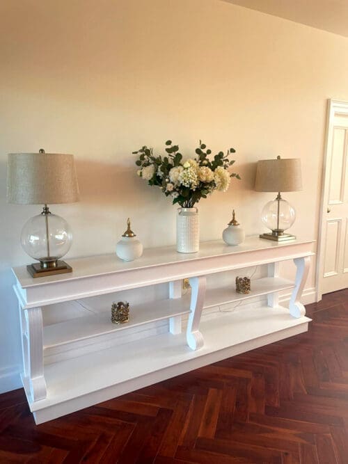 White decorate console table