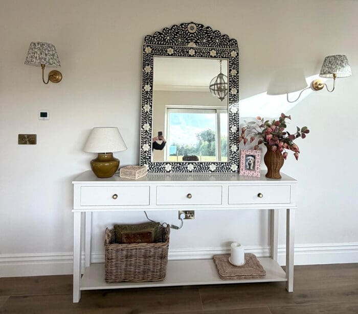 Long console Table