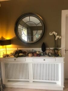Decorated radiator console