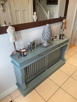 Large radiator console