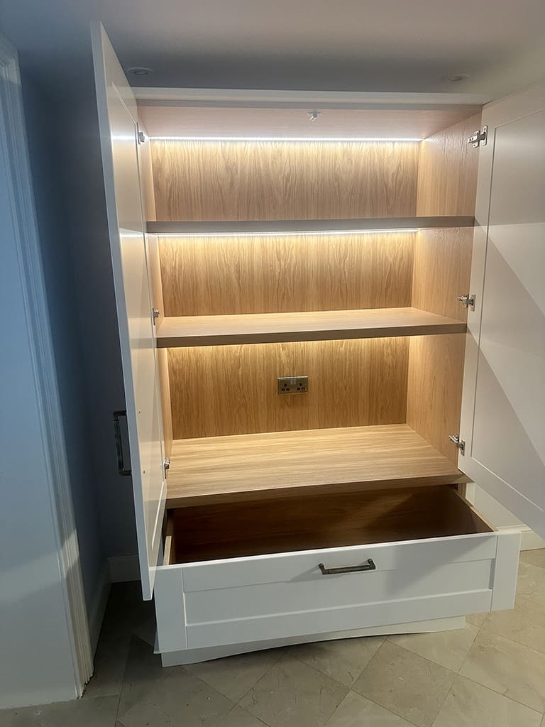 Kitchen larder cabinet